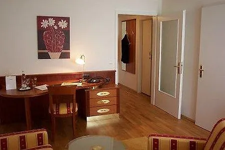 Newlivinghome Residenzhotel Hamburg 4*,